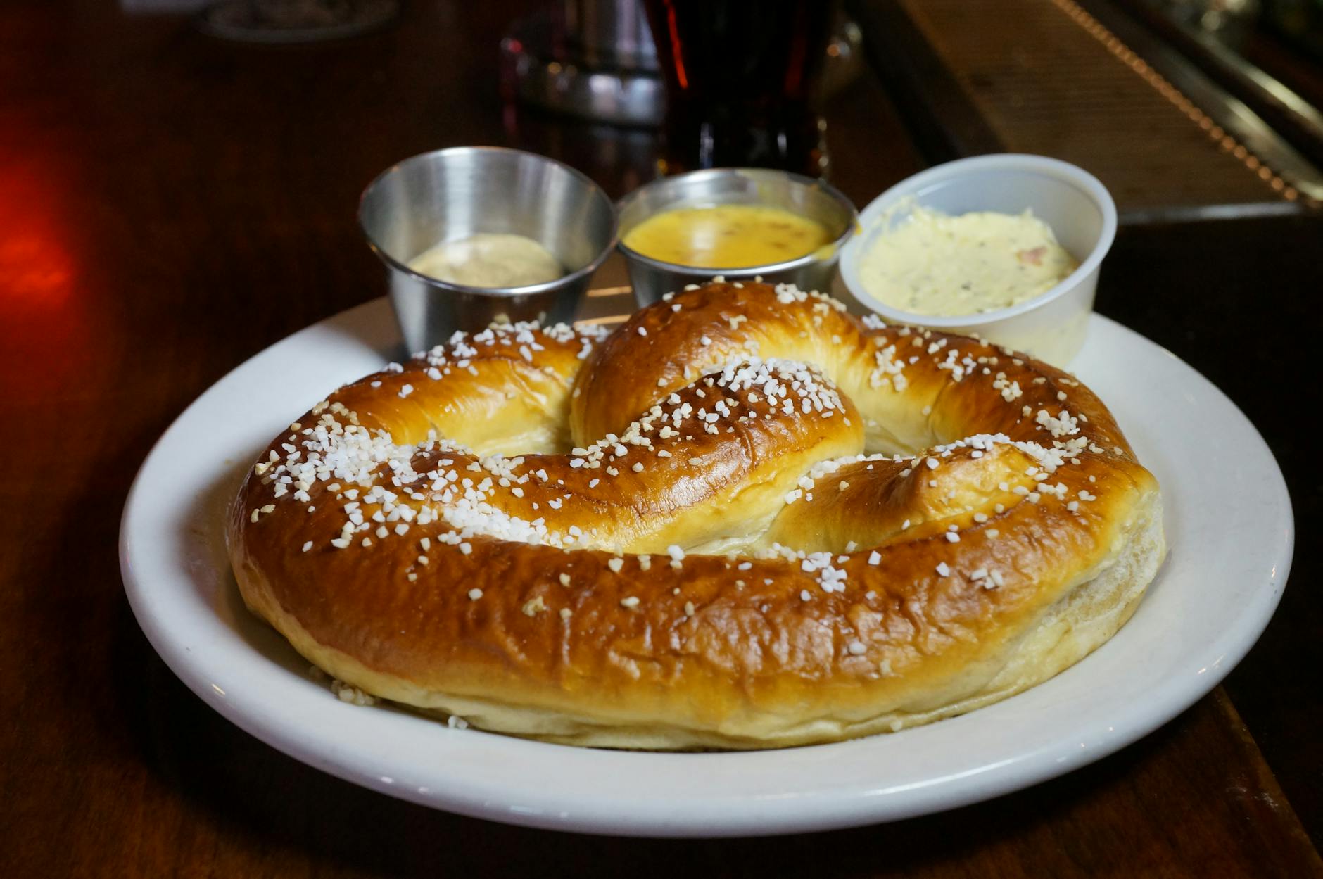 5 Chain Restaurants With Surprisingly Good Pretzels