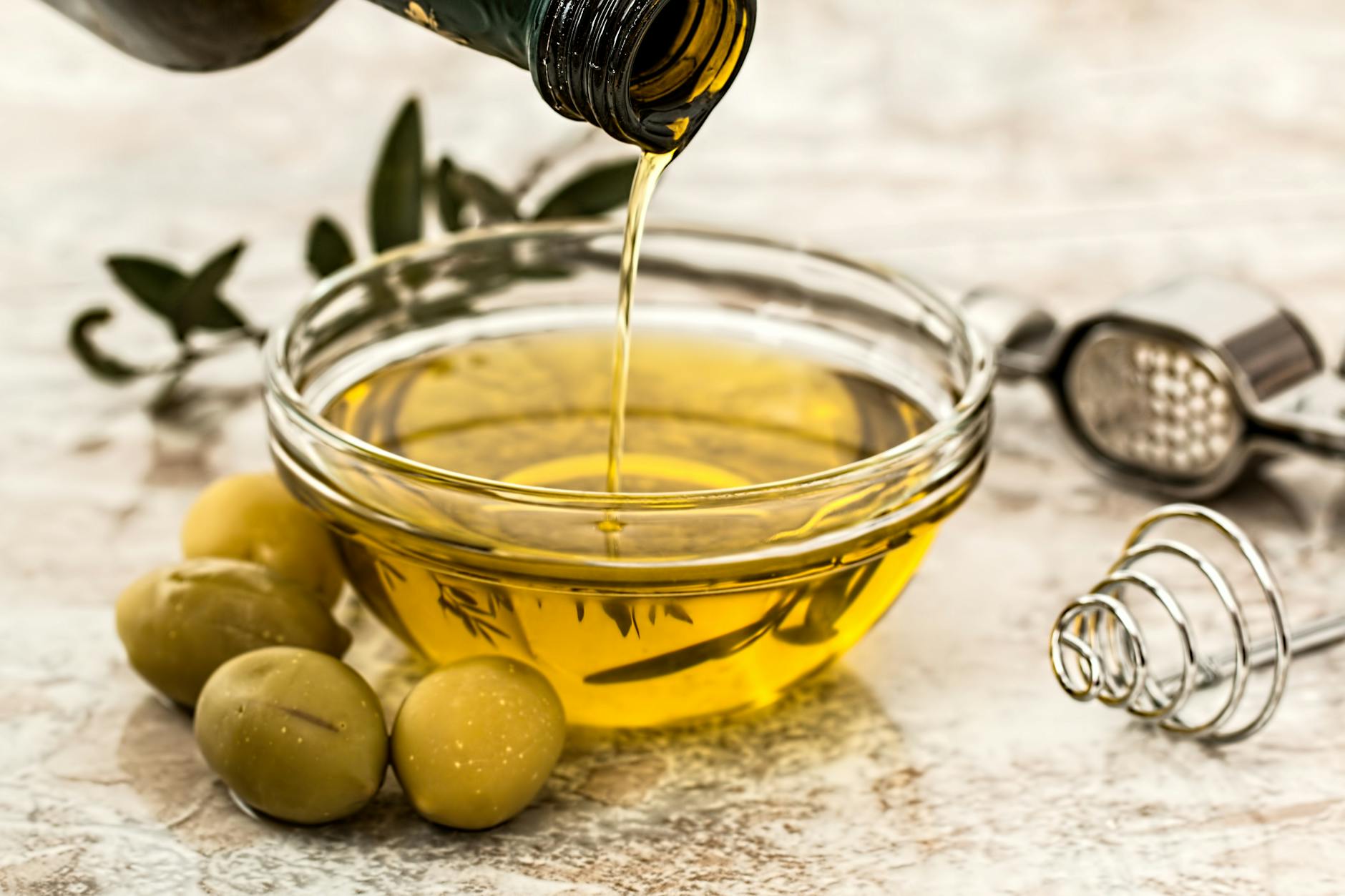 6 Signs Your Olive Oil Has Gone Bad 
