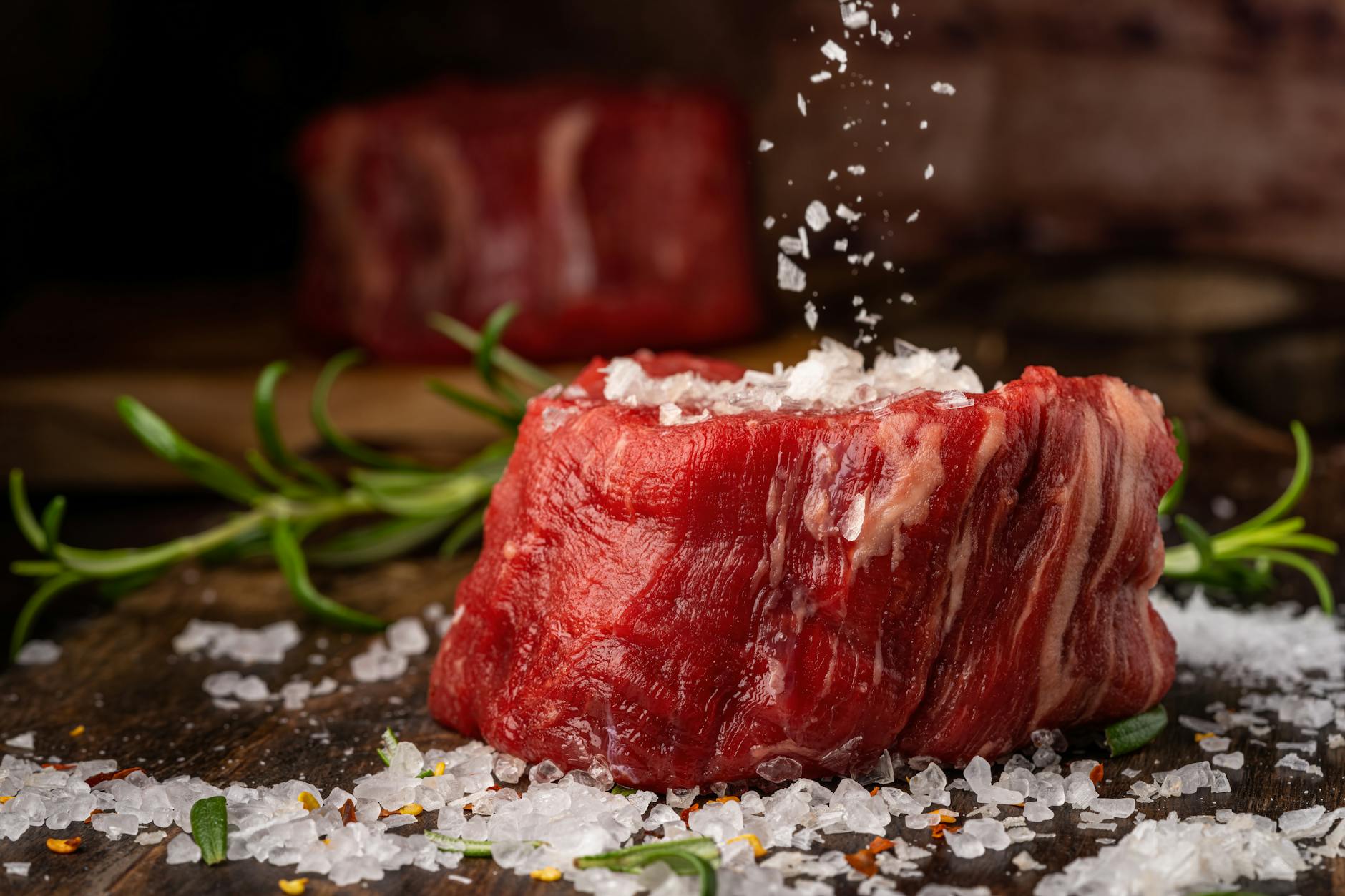 6 Cuts of Meat You Should Never Buy From A Grocery Store 