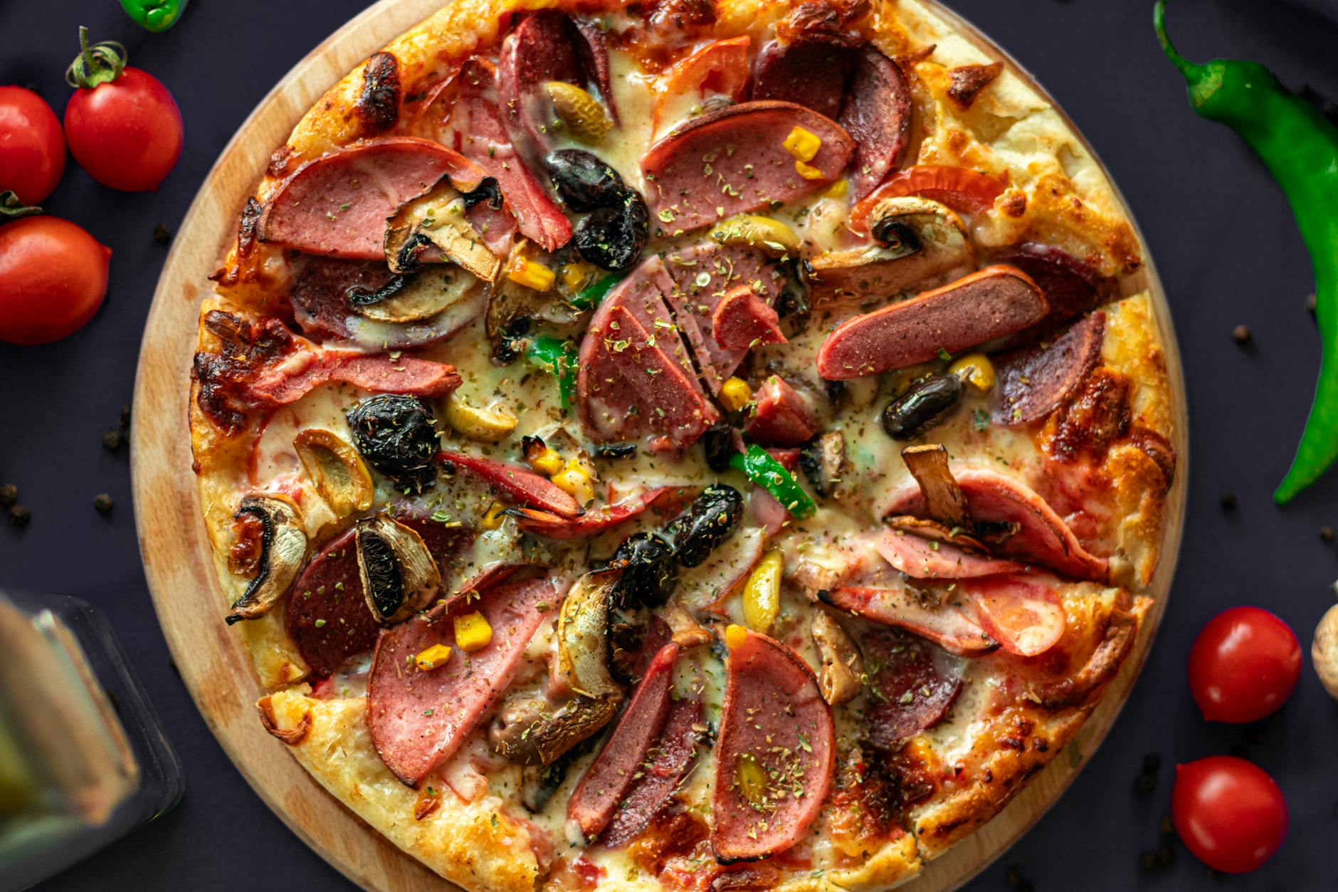 5 Meats That Will Immediately Ruin Your Pizza
