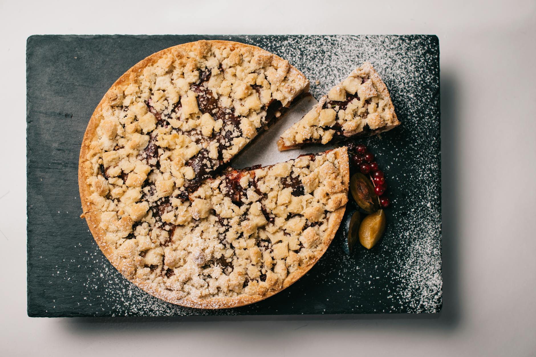 delicious mixed berry crumble pie top view