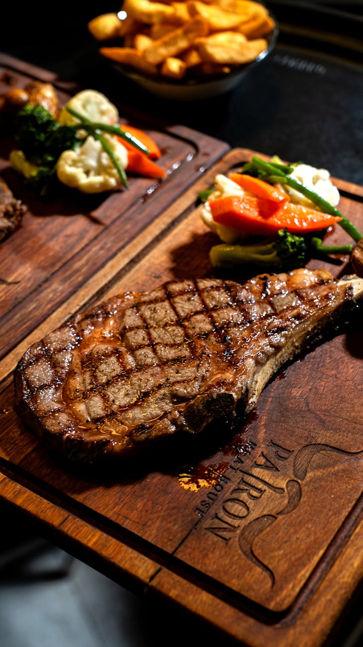 5 Overpriced Restaurant Steaks And Where To Go Instead 