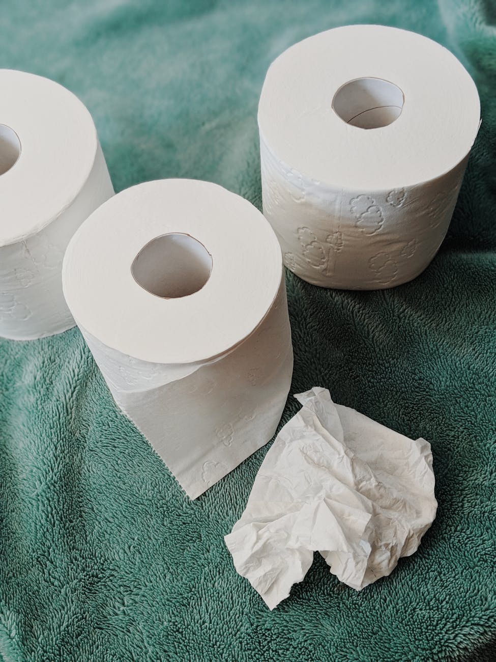 6 Reasons You Should Use Automotive Paper Towels Instead of Regular Paper TowelsÂ