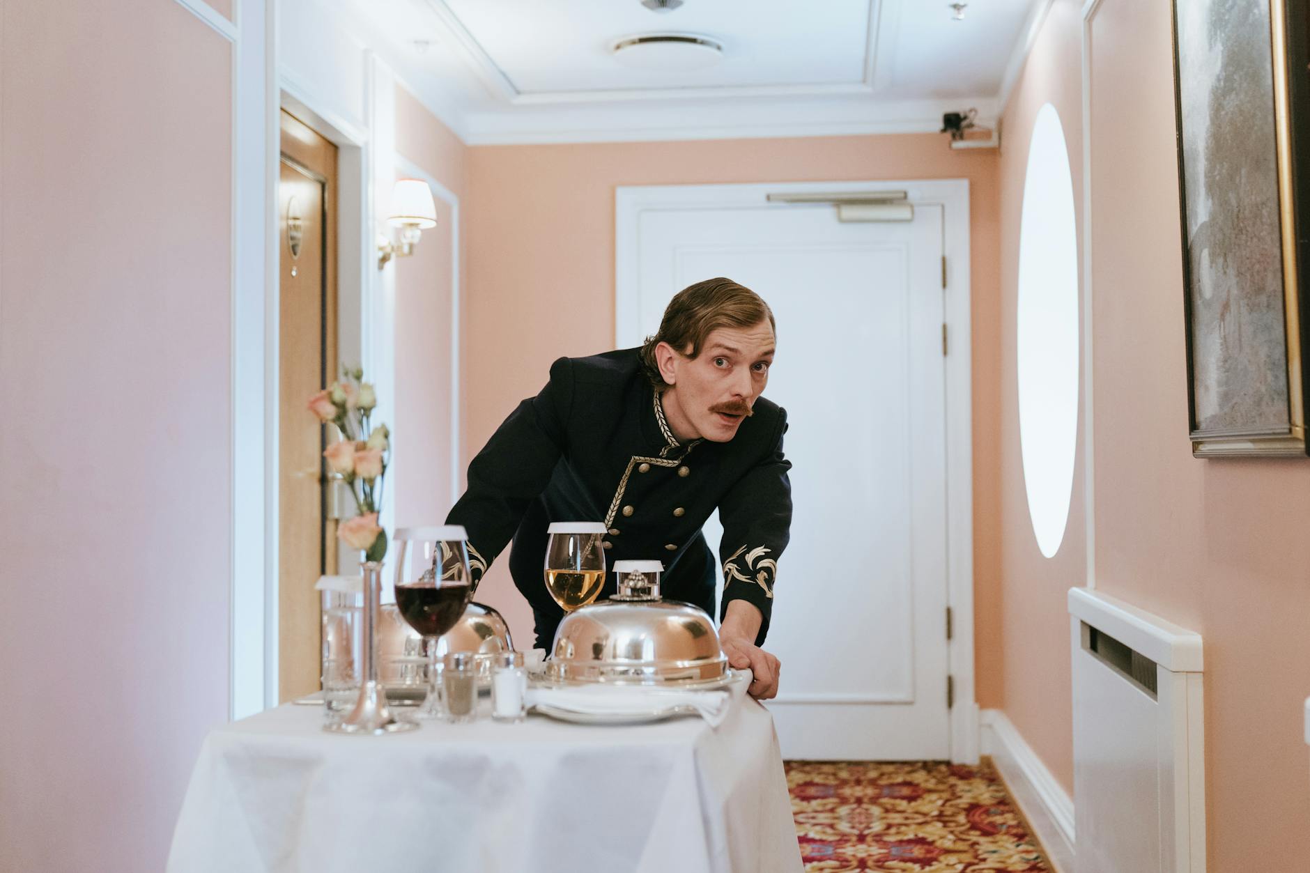 6 Room Service Menu Items You Should Never Order