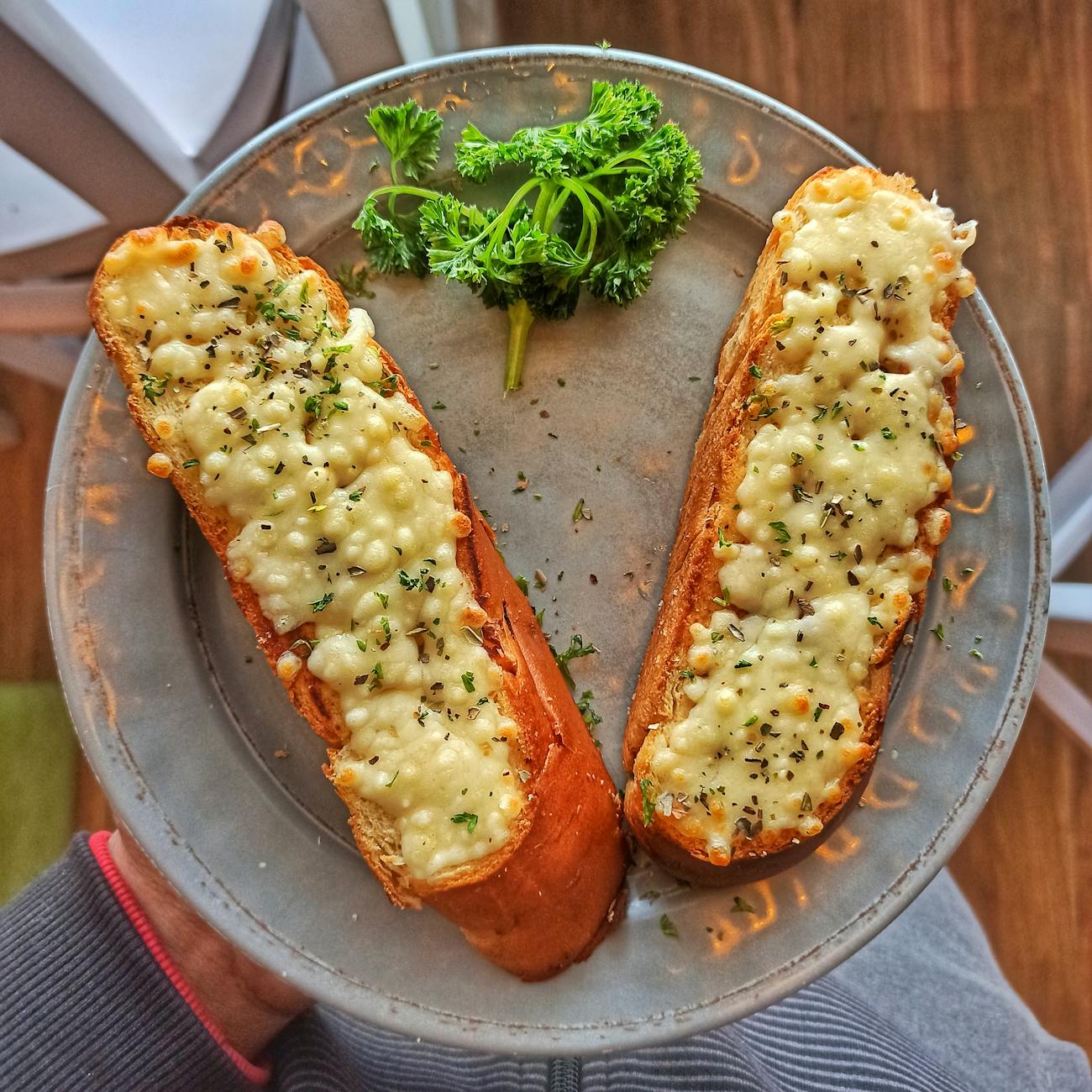 5 Pizza Restaurants With The Worst Garlic Bread